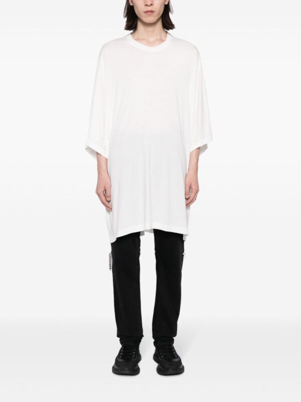 ⁦drop-shoulder cotton-blend T-shirt⁩ - الصورة ⁦2⁩