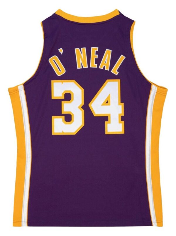 ⁦"NBA LA Lakers 1999 Shaquille O'Neal" authentic jersey⁩ - الصورة ⁦3⁩
