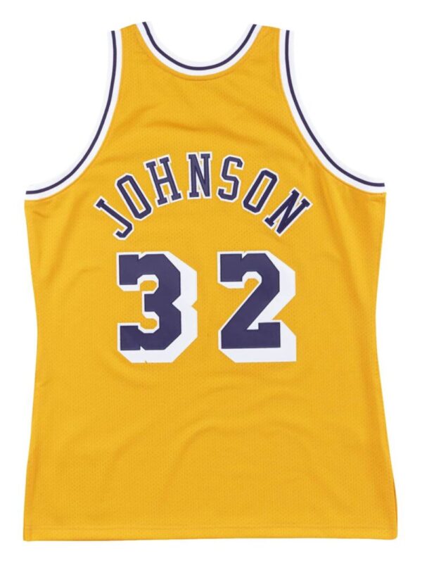 ⁦"NBA LA Lakers 84 Magic Johnson" authentic home jersey⁩ - الصورة ⁦3⁩