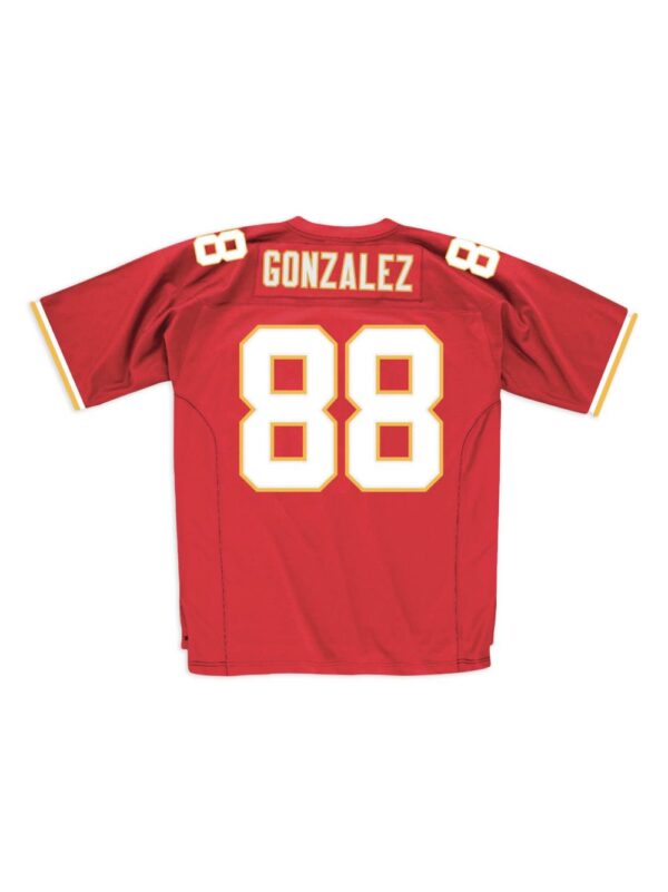 ⁦"NFL Kansas City Chiefs 2004 Tony Gonzalez" Legacy jersey T-shirt⁩ - الصورة ⁦2⁩