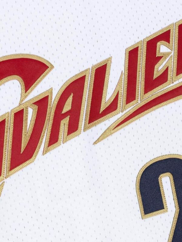 ⁦"NBA Cleveland Cavaliers 03 LeBron James" authentic jersey⁩ - الصورة ⁦3⁩