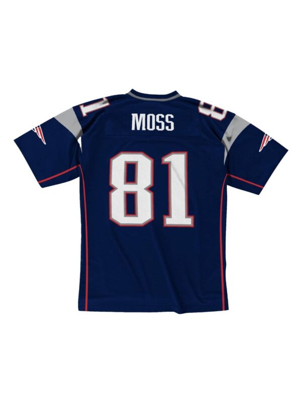 ⁦"NFL New England Patriots 07 Randy Moss" football jersey⁩ - الصورة ⁦2⁩
