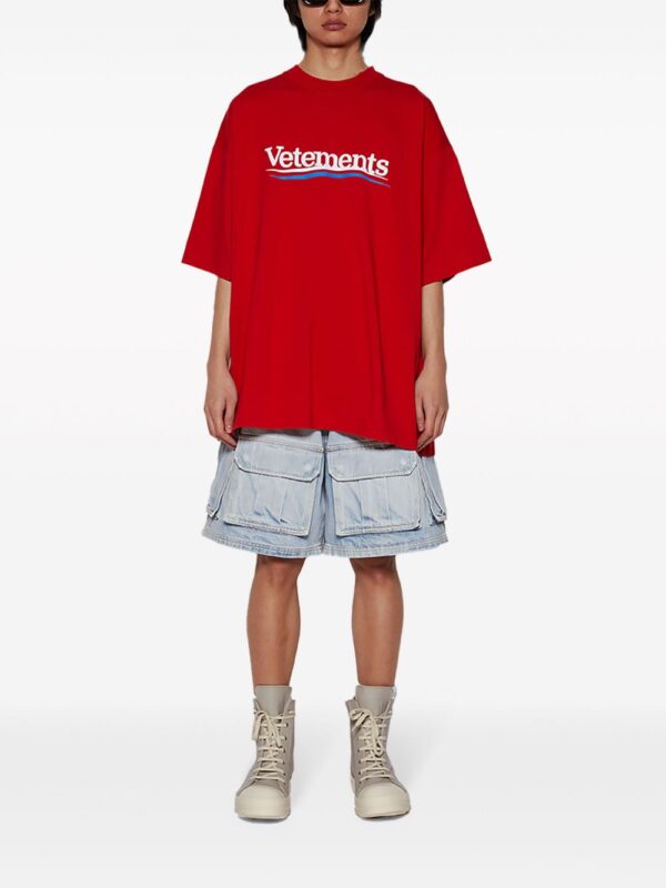 ⁦Campaign logo-print T-shirt⁩ - الصورة ⁦3⁩
