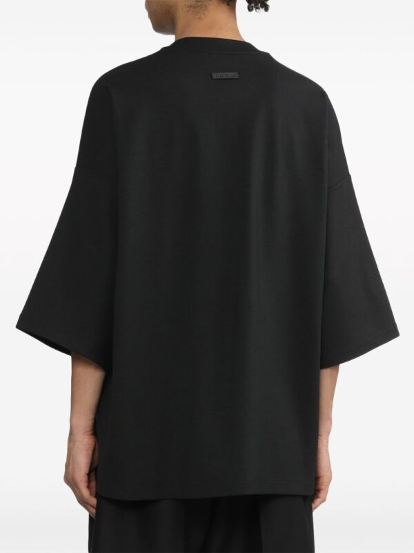 ⁦Embroidered 8 oversized T-shirt⁩ - الصورة ⁦2⁩