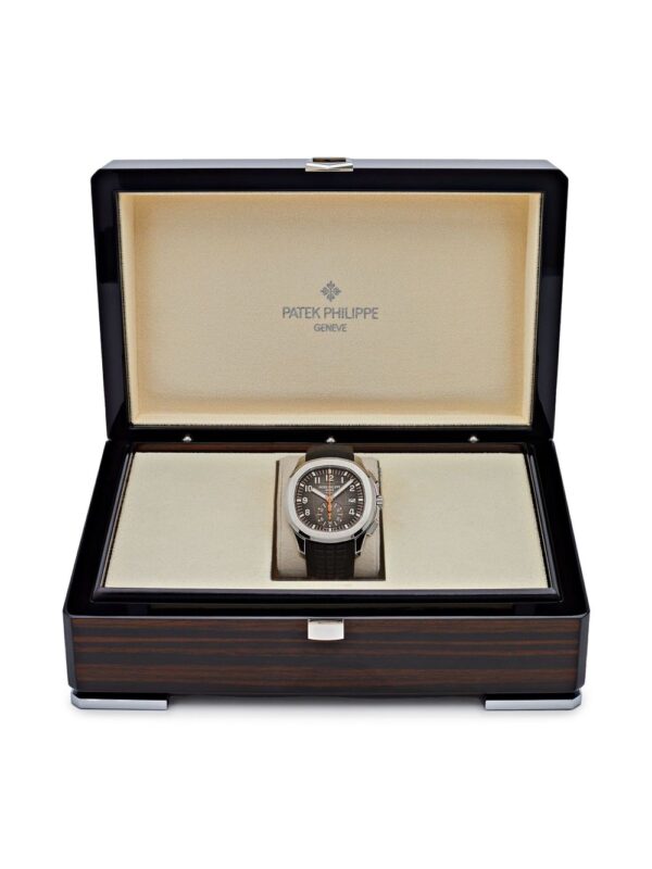 ⁦Patek Philippe Pre-Owned ساعة 'أكوانو كرونوغراف تيفاني أند كو' كلاسيكية 42 ملم 2023⁩ - الصورة ⁦2⁩