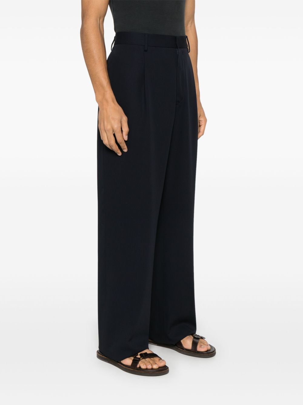 بنطال ‘إيسمينيو’