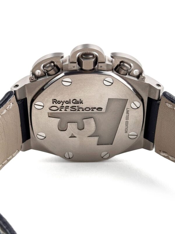 ⁦Audemars Piguet ساعة 'رويال أوك أوفشور كرونوغراف' كلاسيكية 48 ملم 2004⁩ - الصورة ⁦4⁩