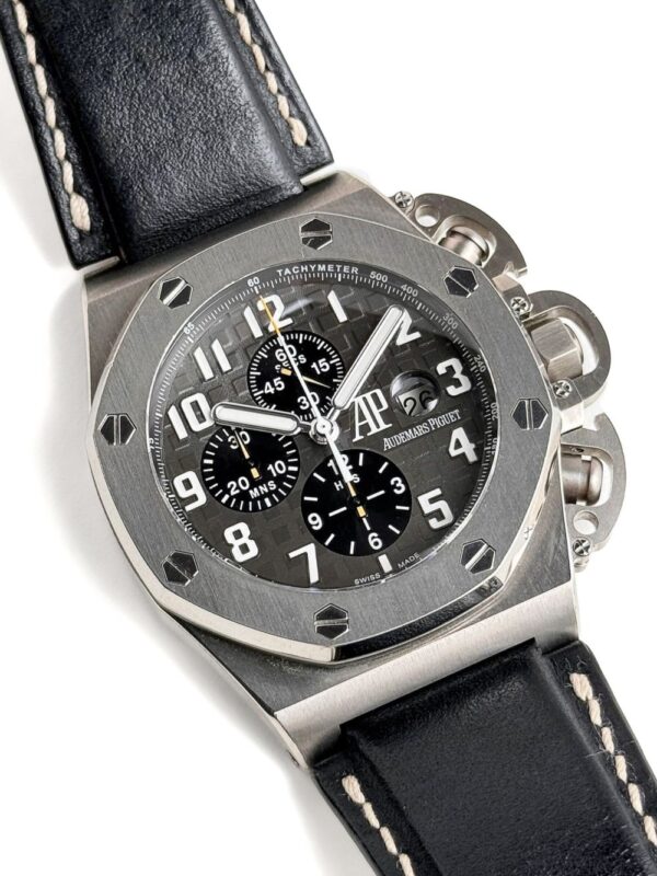 ⁦Audemars Piguet ساعة 'رويال أوك أوفشور كرونوغراف' كلاسيكية 48 ملم 2004⁩ - الصورة ⁦6⁩