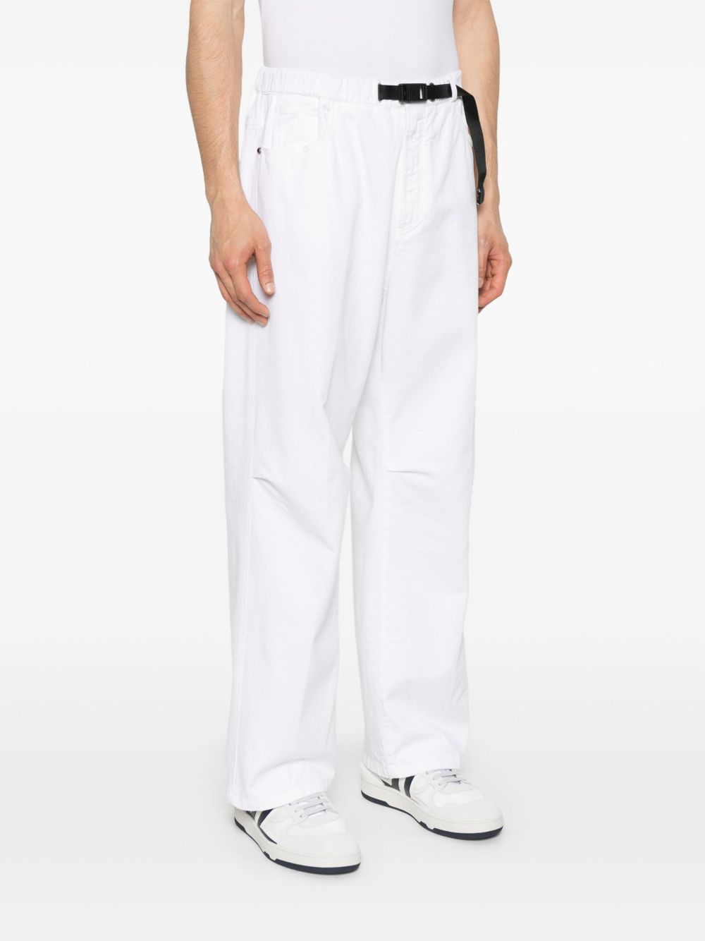 belted trousers