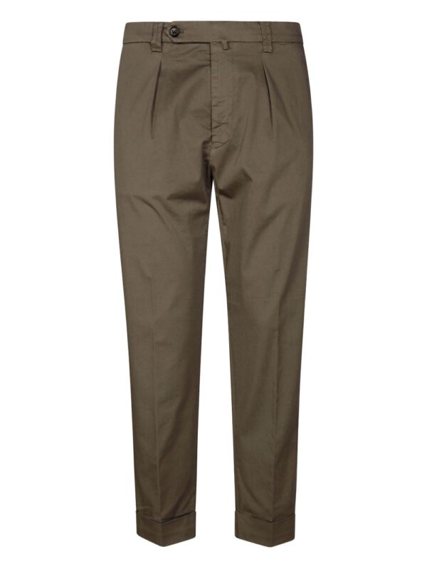 pleated trousers