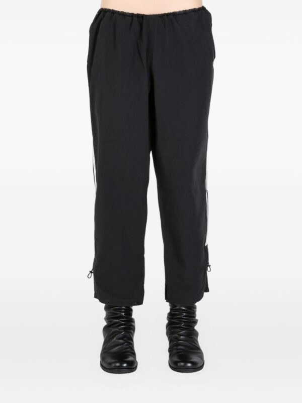 ⁦striped straight-leg trousers⁩ - الصورة ⁦2⁩