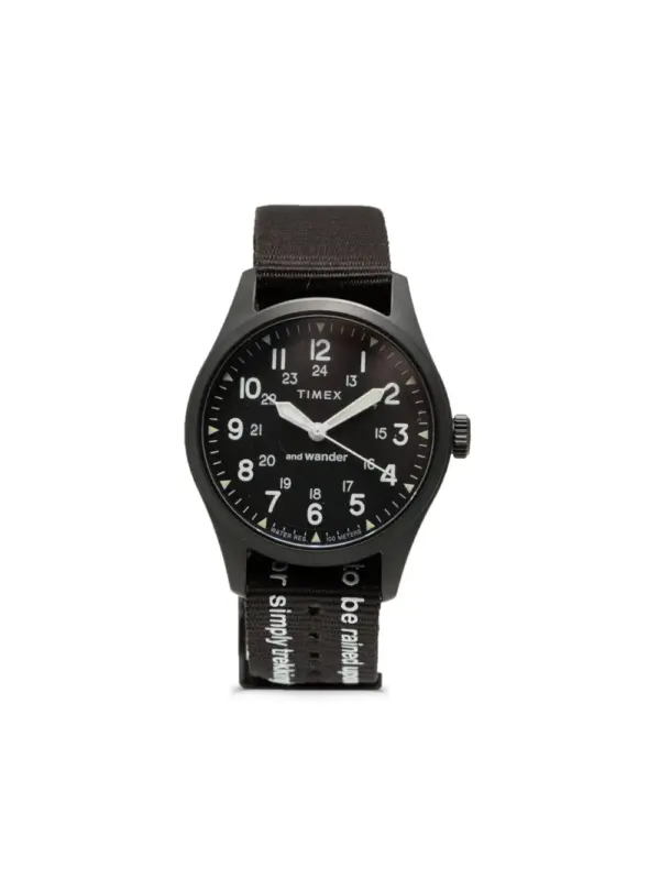 ساعة 'إكسبيديشن نورث فيلد بوست سولار' x TIMEX Expedition